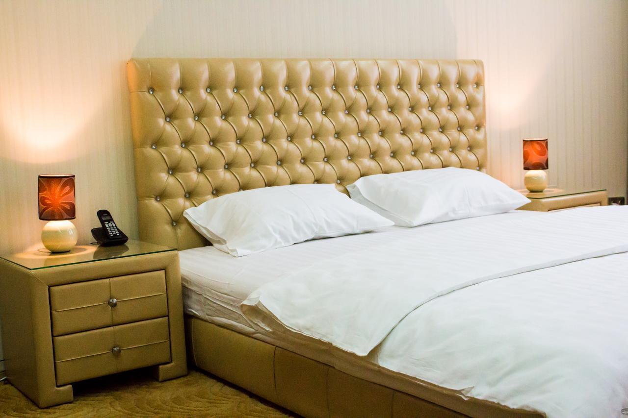Alir Hotel Zhytomyr Room photo