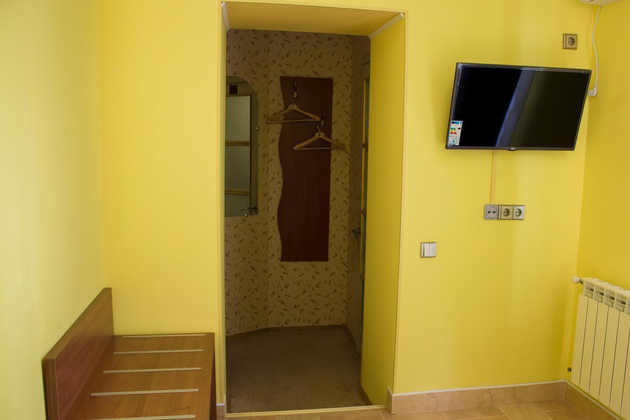 Alir Hotel Zhytomyr Room photo